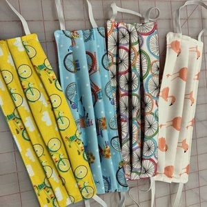 Four fabric face masks (4)